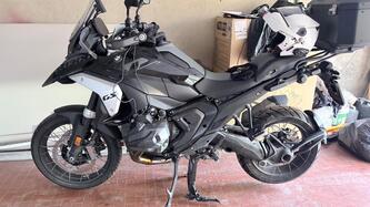 Bmw R 1300 GS Triple Black (2023 - 26) usata