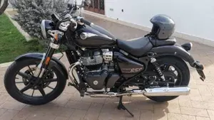 Royal Enfield Super Meteor 650 (2023 - 26)  (2)