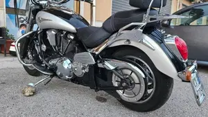 Kawasaki VN 2000  (3)