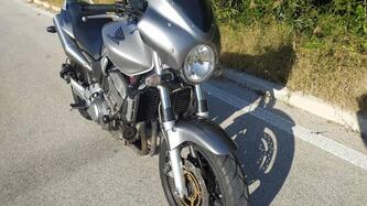 Honda Hornet 900 epoca