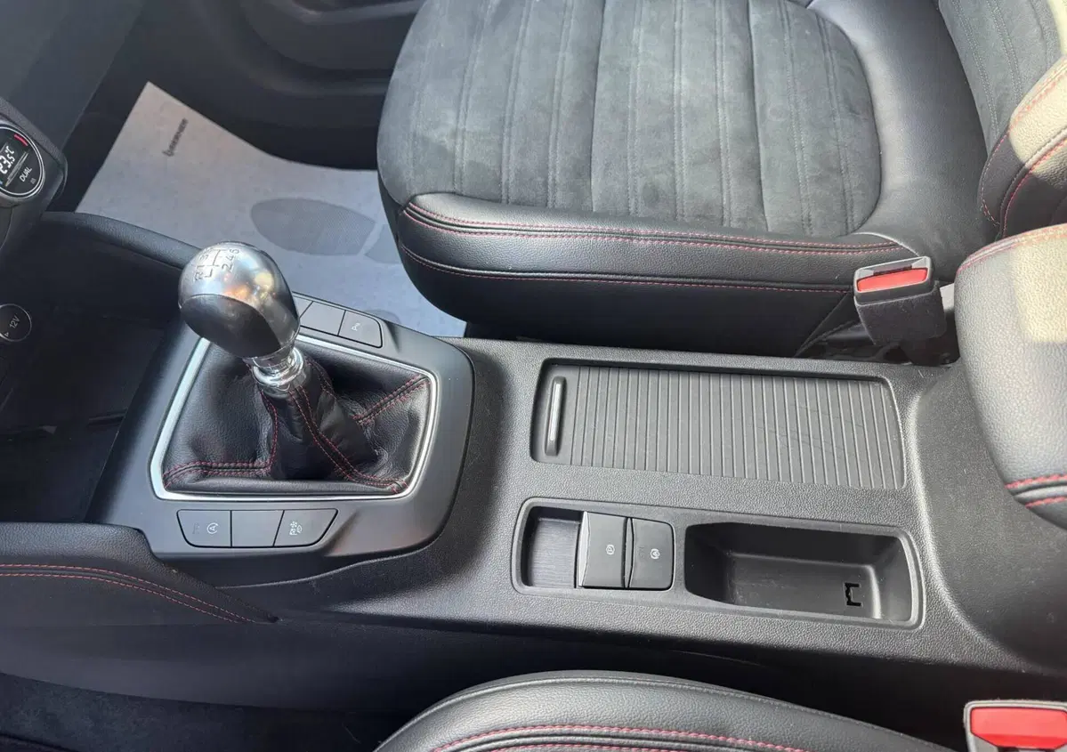 Ford Kuga 1.5 EcoBoost 150 CV 2WD ST-Line X (18)
