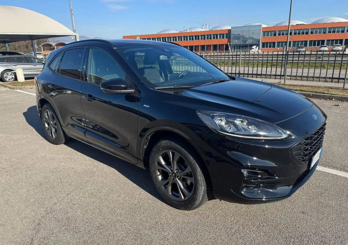 Ford Kuga 1.5 EcoBoost 150 CV 2WD ST-Line X (2)