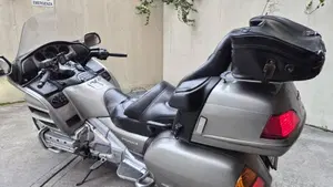 Honda GL 1800 Gold Wing (2000 - 05)  (4)