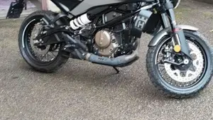 Husqvarna Svartpilen 401 (2024 - 26)  (2)