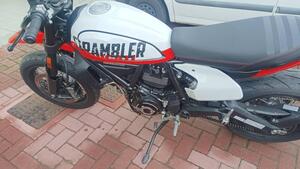 Ducati Scrambler 800 Urban Motard (2022) 