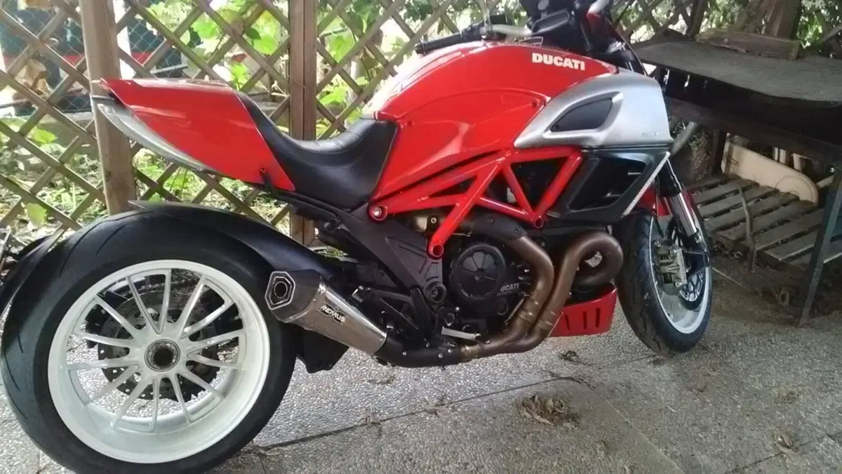 Ducati Diavel 1200 (2014 - 16)  (5)