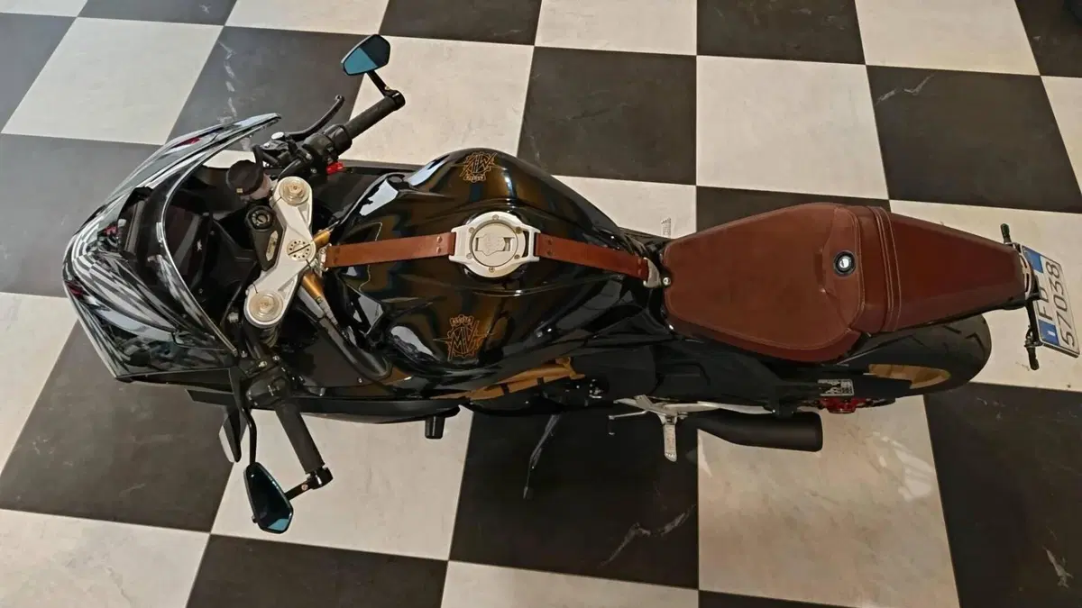 MV Agusta Superveloce 800 S (2021 - 25) 