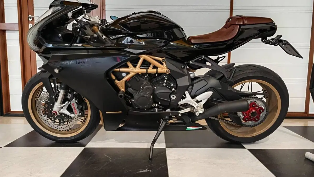 MV Agusta Superveloce 800 S (2021 - 25)  (3)
