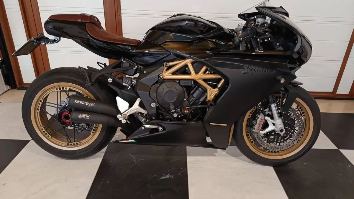 MV Agusta Superveloce 800 S (2021 - 25)  (4)