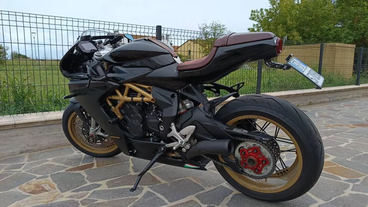 MV Agusta Superveloce 800 S (2021 - 25)  (5)