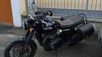 Triumph Bonneville T120 Black Stealth Edition (2024) usata