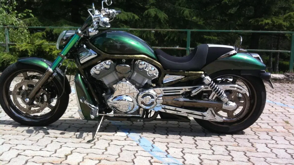 Harley-Davidson 1130 V-Rod (2002 - 05) - VRSCA  (2)