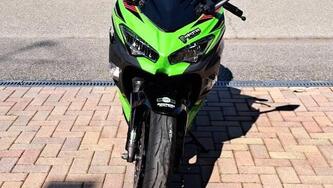 Kawasaki Ninja 400 (2023) usata