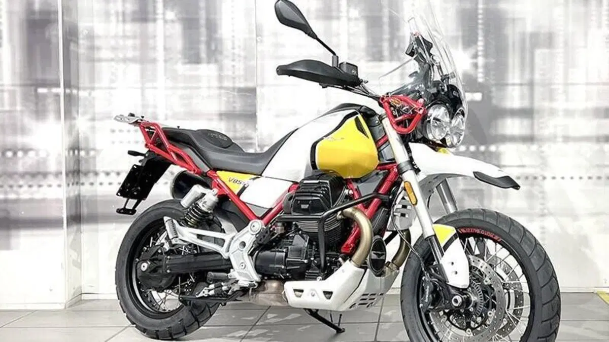 Moto Guzzi V85 TT Evocative Graphics (2019 - 20) 