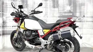 Moto Guzzi V85 TT Evocative Graphics (2019 - 20)  (2)