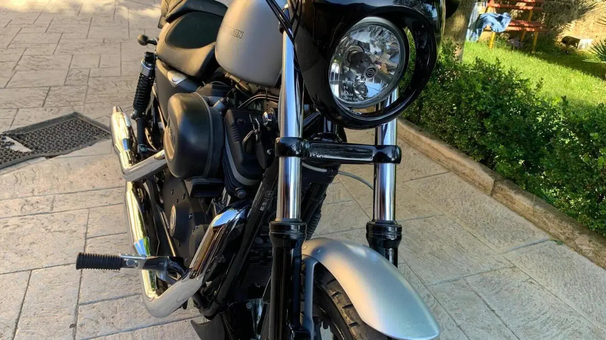 Harley-Davidson 883 Iron (2009 - 11) - XL 883N 
