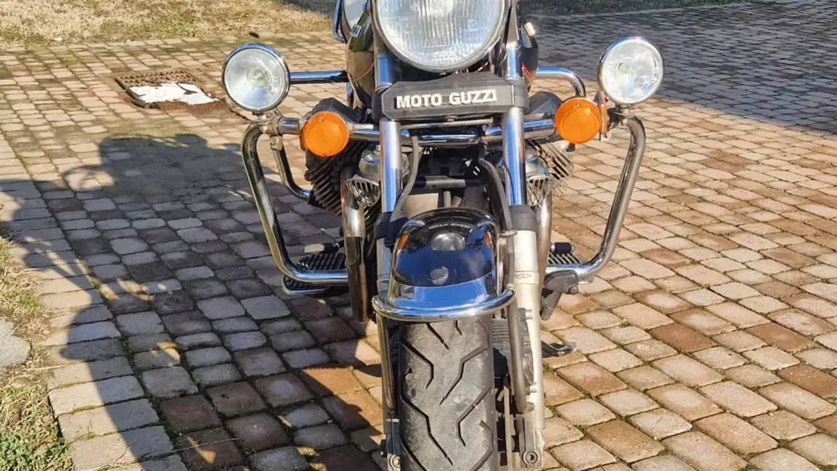 Moto Guzzi   (2)