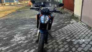KTM 890 Duke R (2022 - 23)  (3)