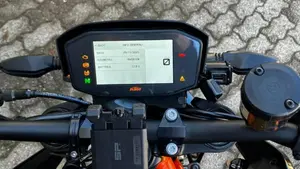 KTM 890 Duke R (2022 - 23)  (5)