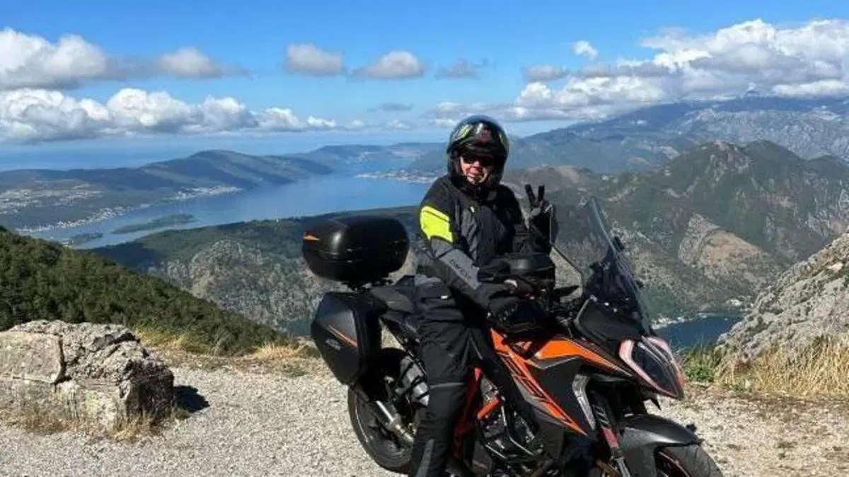 KTM 1290 Super Duke GT (2019 - 20)  (3)