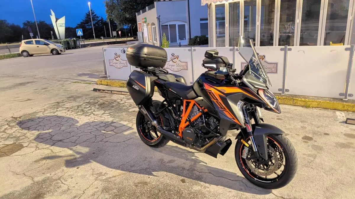 KTM 1290 Super Duke GT (2019 - 20)  (4)