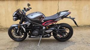 Triumph Street Triple 765 RS (2023 - 26) 