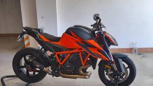 KTM 1290 Super Duke R (2021) 
