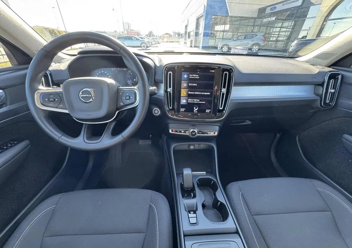 Volvo XC40 T3 Geartronic Momentum Pro (15)