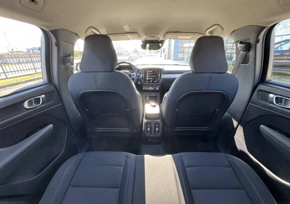 Volvo XC40 T3 Geartronic Momentum Pro (14)