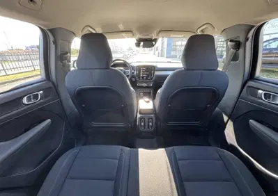 Volvo XC40 T3 Geartronic Momentum Pro (14)