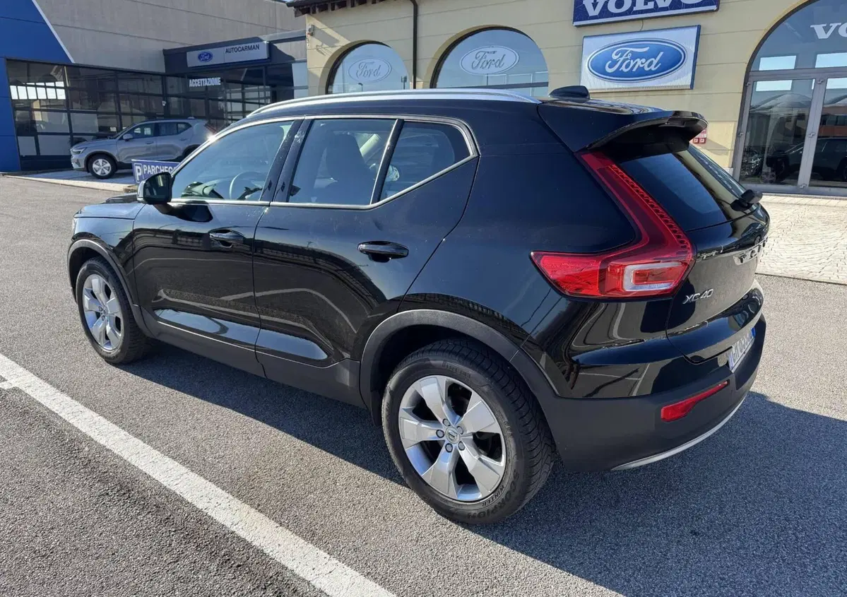 Volvo XC40 T3 Geartronic Momentum Pro (4)