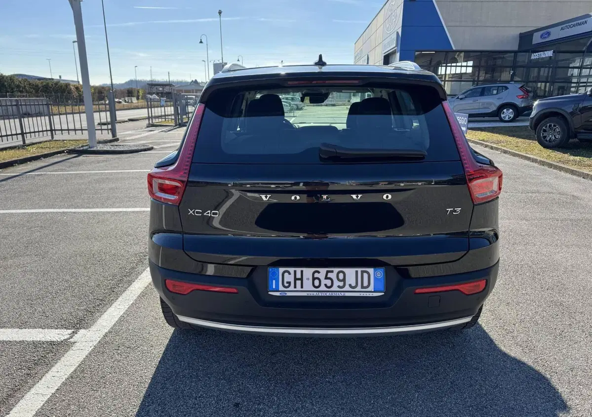 Volvo XC40 T3 Geartronic Momentum Pro (5)