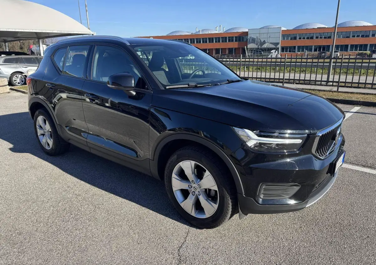 Volvo XC40 T3 Geartronic Momentum Pro (2)