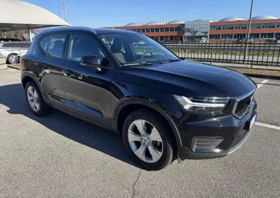 Volvo XC40 T3 Geartronic Momentum Pro (2)