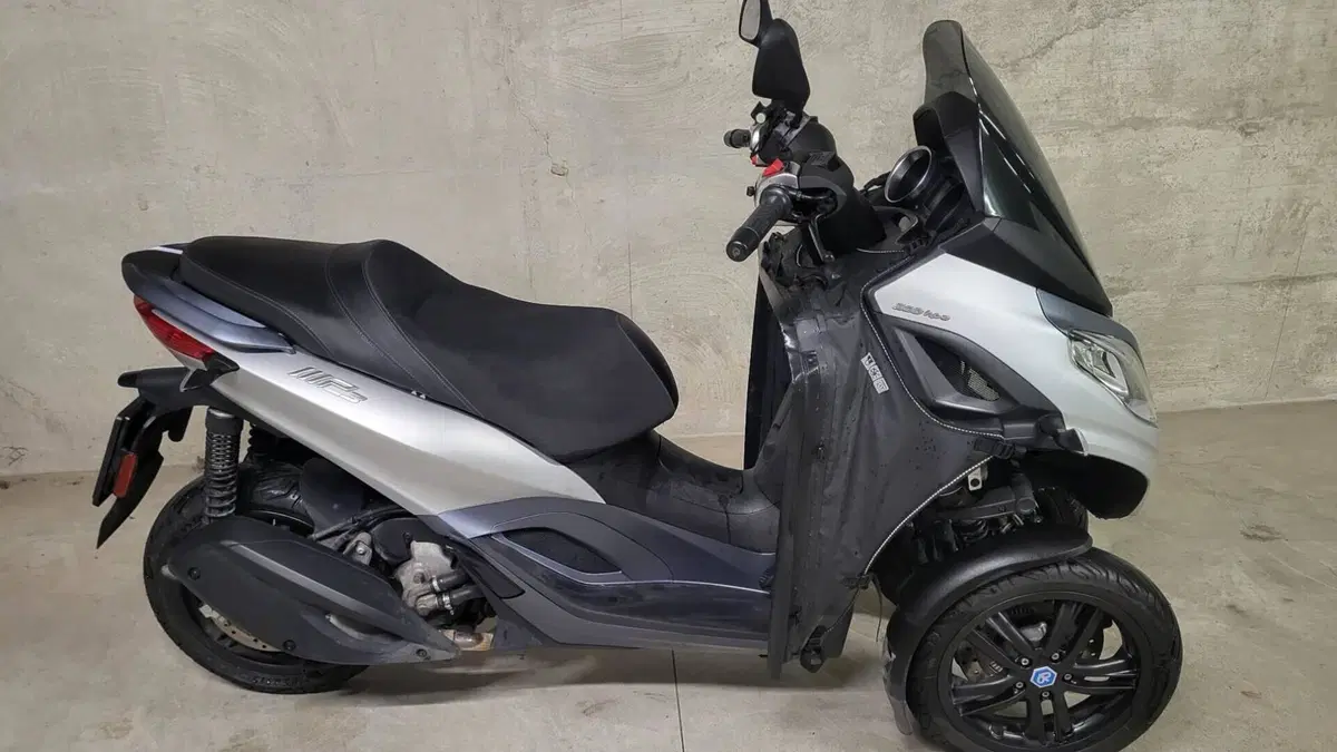 Piaggio MP3 300 ABS Hpe (2021 - 24)  (2)