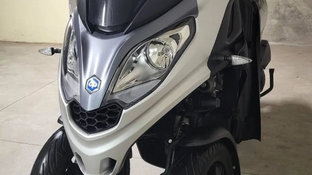 Piaggio MP3 300 ABS Hpe (2021 - 24)  (8)