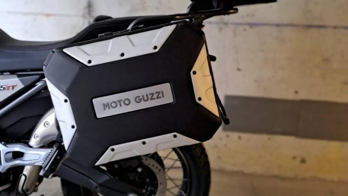 Moto Guzzi V85 TT Travel (2021 - 23)  (7)