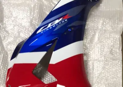 FIANCATA DX PER HONDA CBR 1000 RR-R 64310MKRDH0ZA - Annuncio 9928757