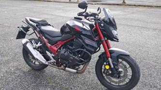 Honda CB 750 Hornet (2023 - 24) usata