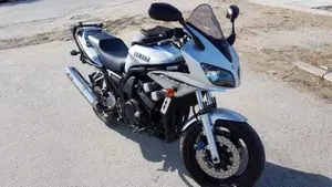Yamaha FZS 600 Fazer (2002 - 03)  (4)