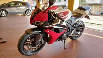 Honda CBR 600 RR (2007 - 08) usata