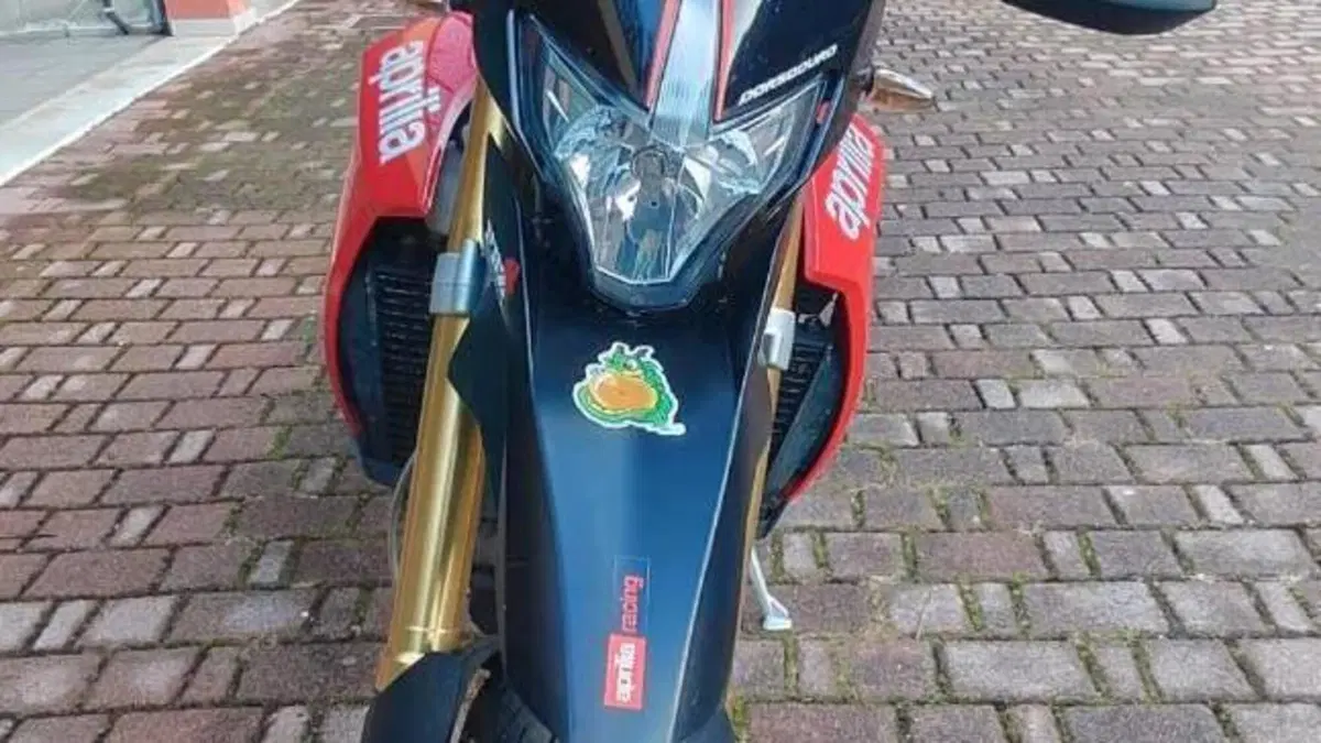 Aprilia Dorsoduro 750 (2009 - 14)  (4)