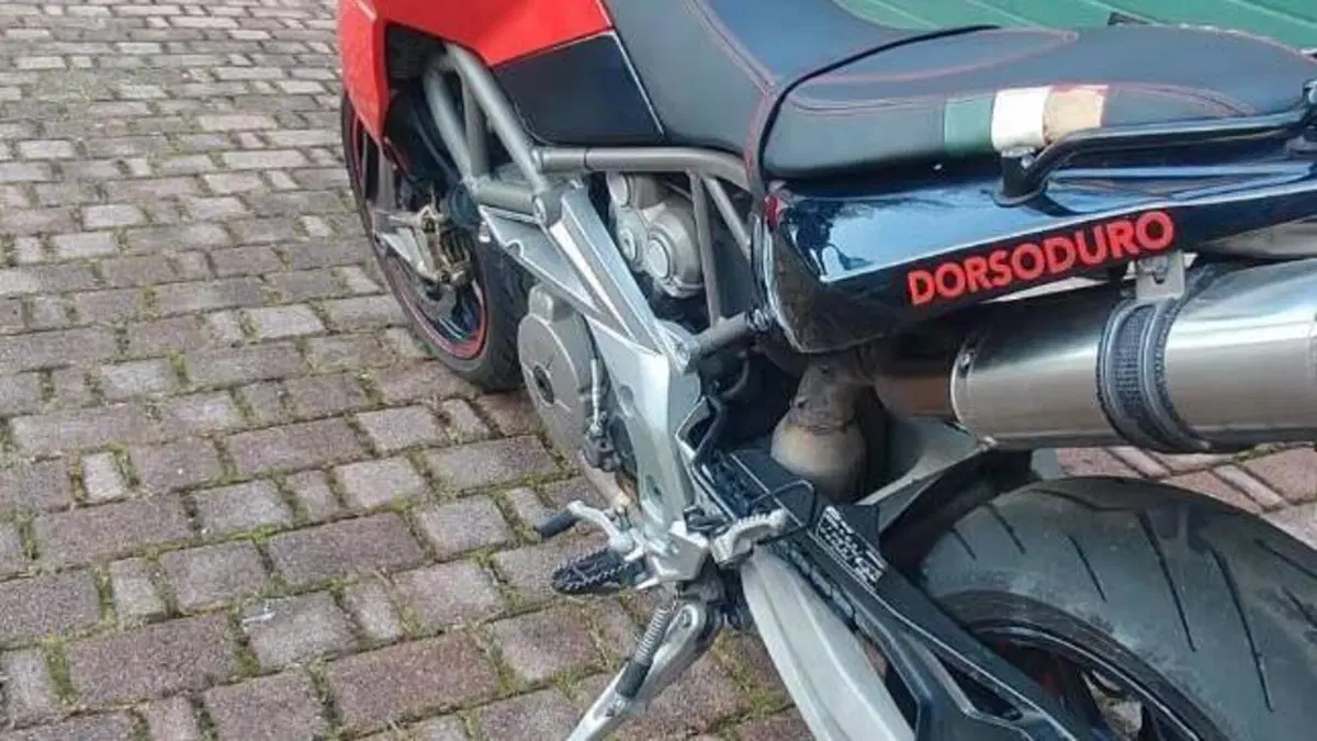 Aprilia Dorsoduro 750 (2009 - 14)  (8)
