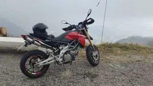 Aprilia Dorsoduro 750 (2009 - 14)  (11)