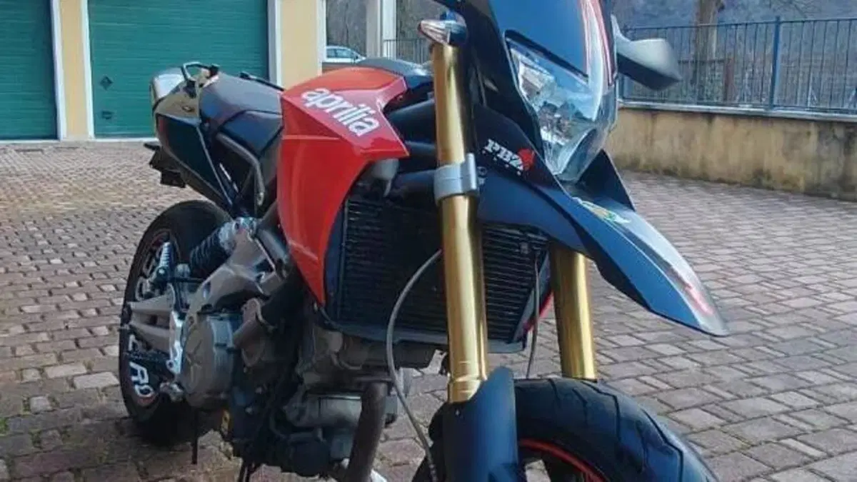 Aprilia Dorsoduro 750 (2009 - 14)  (14)