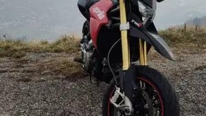 Aprilia Dorsoduro 750 (2009 - 14)  (15)