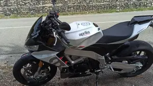 Aprilia Tuono V4 (2021 - 24)  (2)