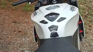 Aprilia Tuono V4 (2021 - 24)  (3)