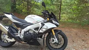 Aprilia Tuono V4 (2021 - 24)  (4)