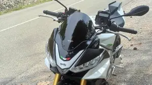 Aprilia Tuono V4 (2021 - 24)  (6)